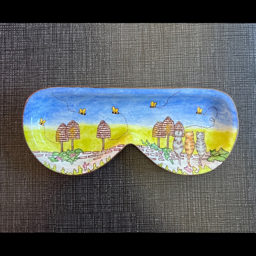 Vintage Brass Enamel beehives and three cats glasses holder